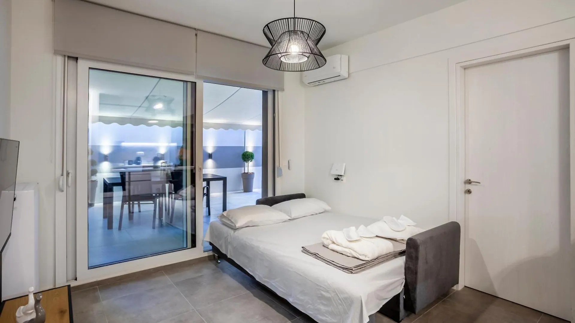 Aretha-Simone-Your Urban Stay Selanik Daire