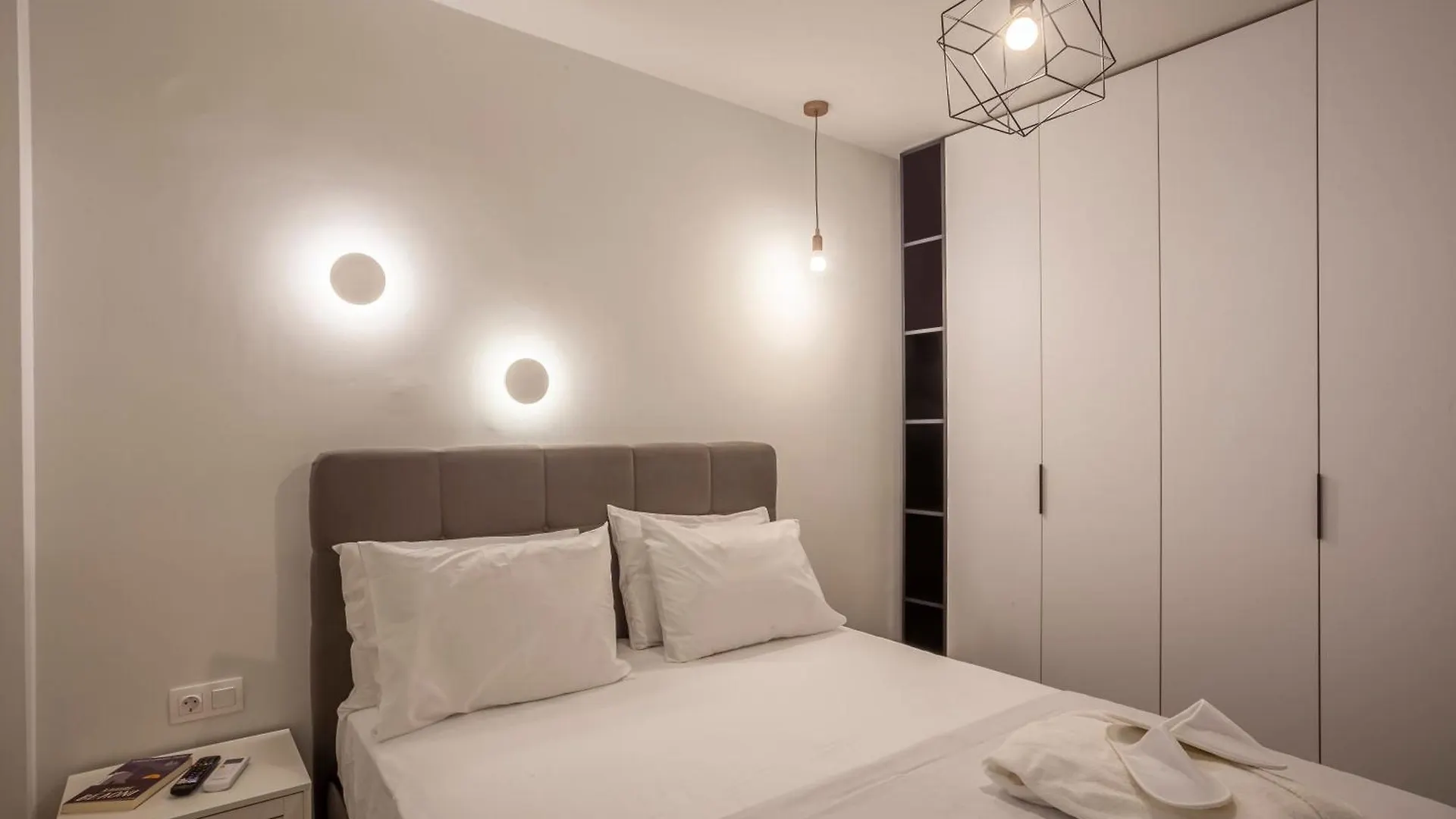 Daire Aretha-Simone-Your Urban Stay Selanik