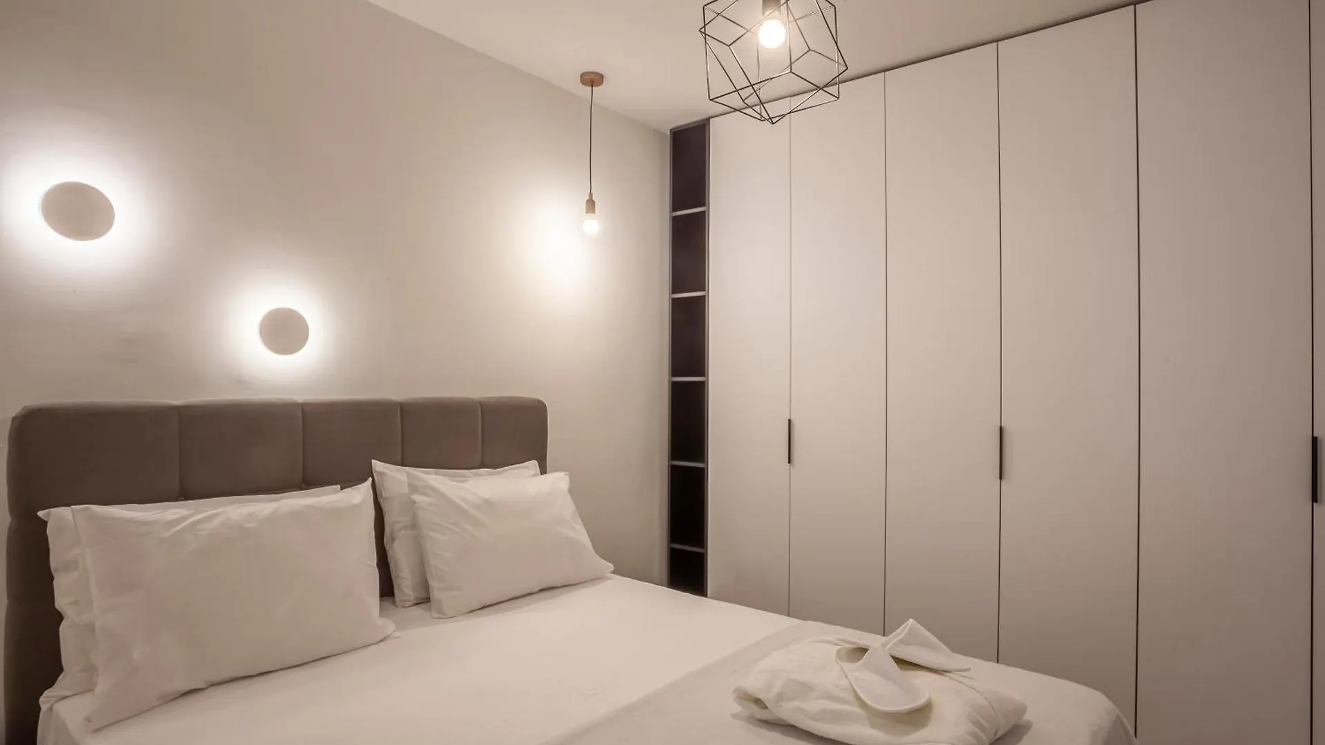 Aretha-Simone-Your Urban Stay Selanik Daire